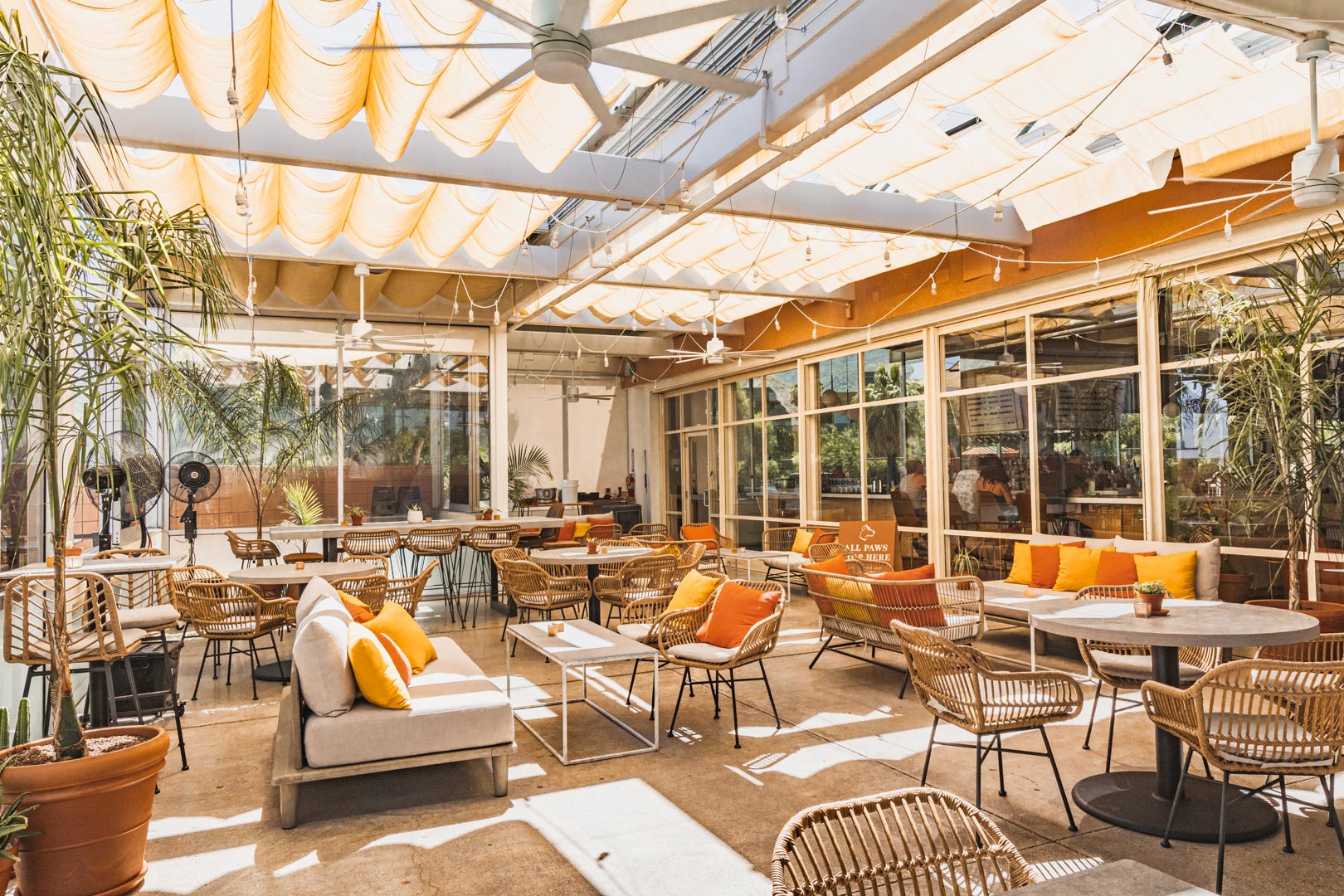 3 Palm Springs Happy Hours You Should Try Right Now (and 1 Not So Much