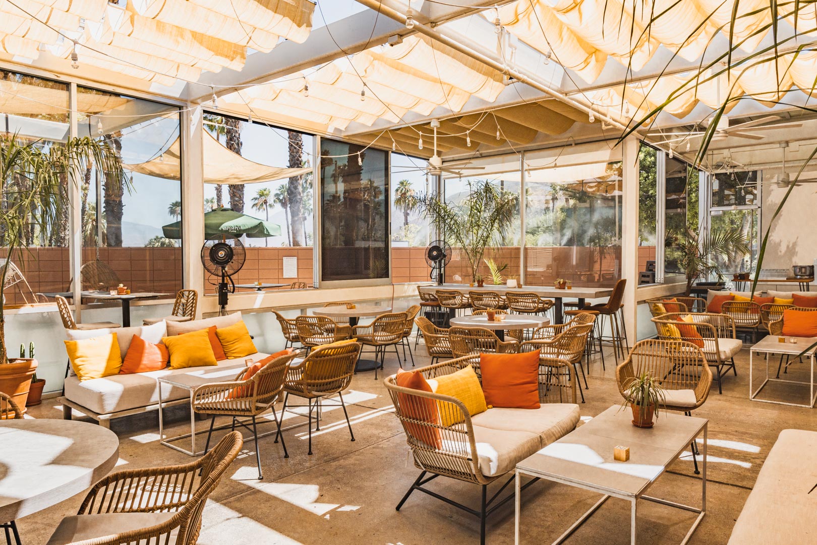 3 Palm Springs Happy Hours You Should Try Right Now (and 1 Not So Much