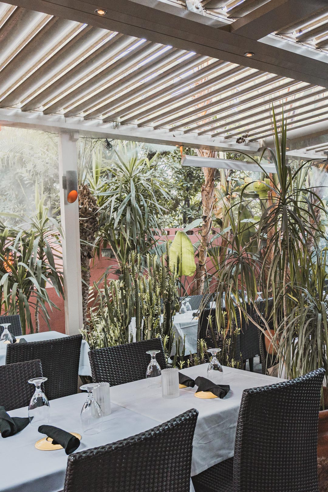 3 Palm Springs Happy Hours You Should Try Right Now (and 1 Not So Much