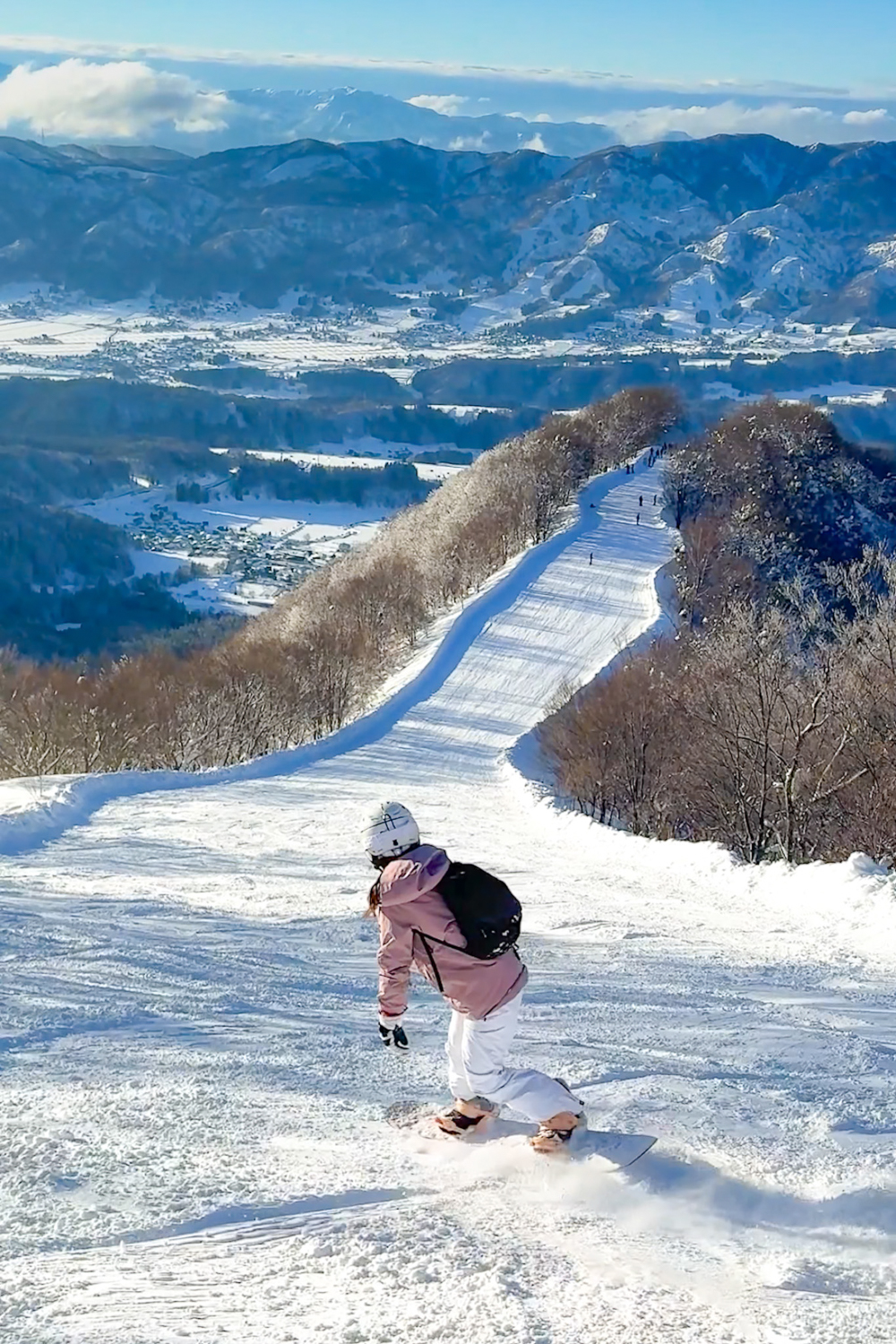 The Ultimate Solo Snowboarder’s Guide to Traveling to Nozawa Onsen, Japan (without a car)