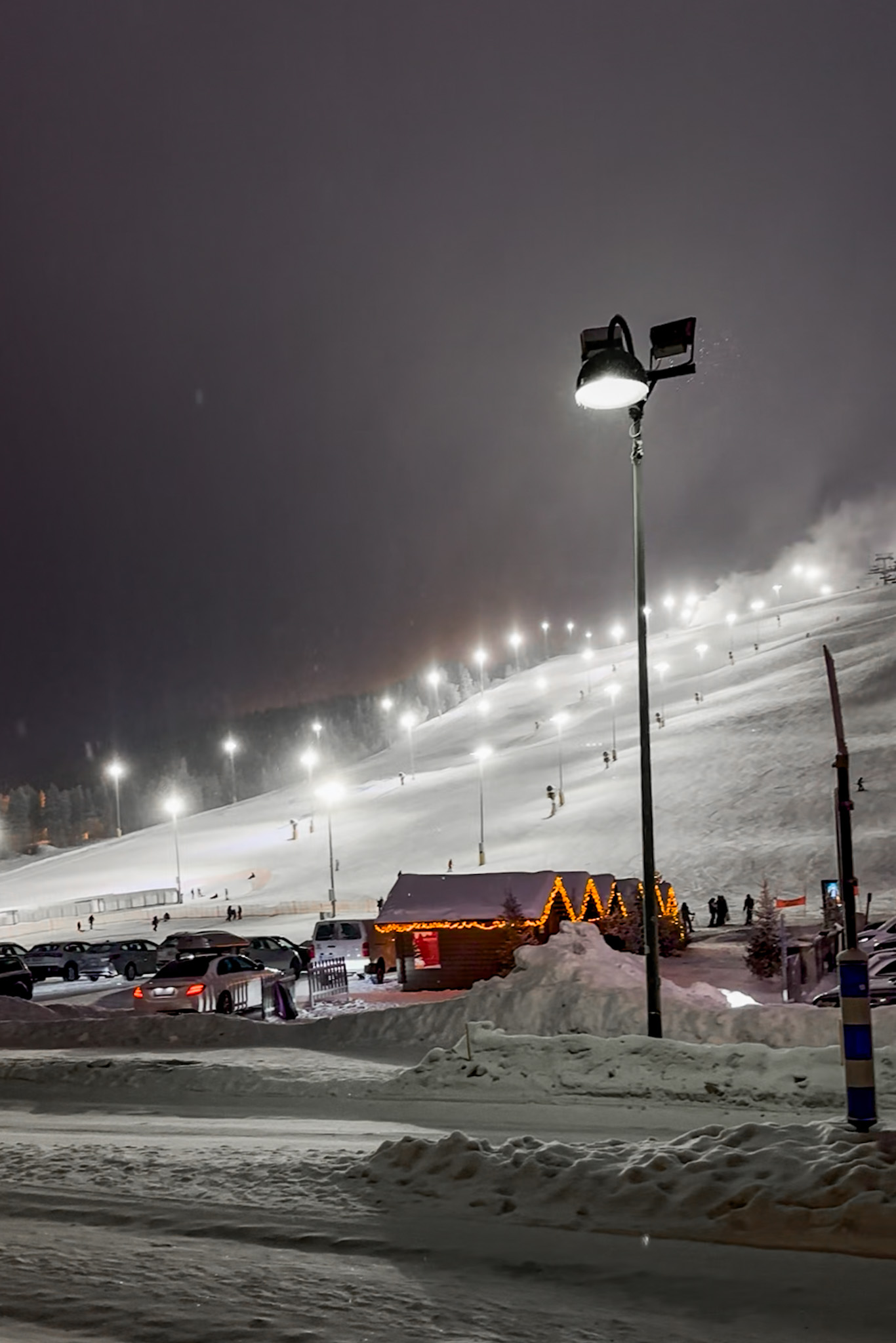 The Ultimate Solo Snowboarder’s Guide to Traveling to Levi Finland (without a car)